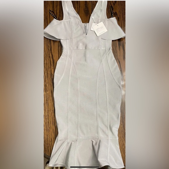 Misguided Cold Shoulder Luxe Bandage dress peplum hem & Plunging Neckline Sz:2 - Picture 8 of 12